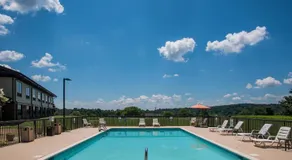 Round Hill Inn - Image 3