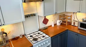 Studio Apartment at Chain-Bridge - Image 4