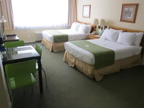 Hollywood Orchid Suites - Image 2