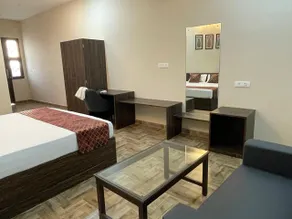 Vistara Courtyard - Image 5