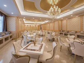 Vienna International Hotel Shenzhen Qianhai - Image 4