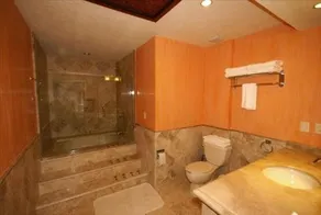 Villa De Cortez Condo!  Beachfront, Sunrises, Fishing and Pickleball await!  - Image 3