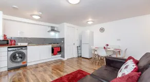 Royal Apartments - Heathrow - Image 5