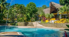 Banana Palms Hotel - Image 2
