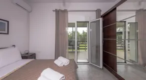 Koukounaria House - Image 2