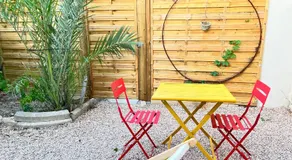 Le Jardinet - Small garden in town - Image 1