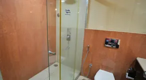 Hotel One Continent - Image 4