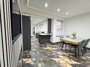 Miles House - Image 5