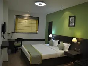 The Maple Leaf Hotel - Image 2