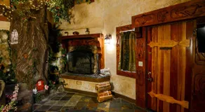 Castle Wood Theme Cottages- COUPLES ONLY - Image 4