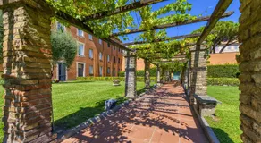 Exclusive retreat between history and comfort - Image 5