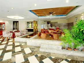 Plutocrat Hotel - Image 3