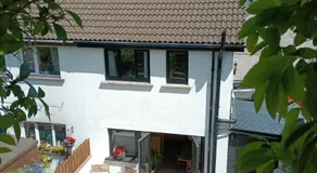 Cosy Coastal Escape with Seaview Terrace - Image 4