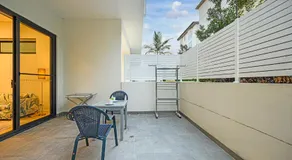 Premium location one bedroom APT with secure car parking - 5 mins Train, Shops - Image 3