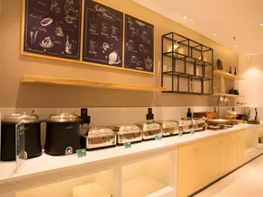 City Comfort Inn Zhuhai Doumen Daxin Xinduhui Pedestrian Street - Image 4
