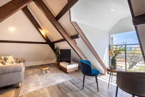 Premium 3BR City Centre Penthouse W Stunning City View - Image 2