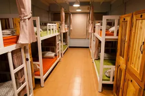 eat-Ting Cafe' and Hostel - Image 2