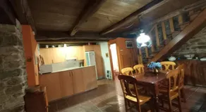 Casa de Abril 1 - Image 3