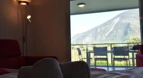Appartement ensoleillé 4 personnes à Saillon à 100 mètres des bains - Image 2