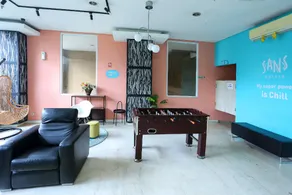 Super OYO Townhouse OAK Hotel Fiducia Pondok Gede - Image 4