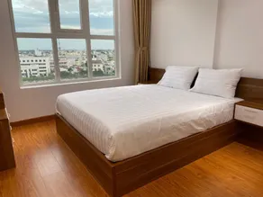 High-class apartment with beautiful river view - Image 2