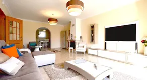magnifique et spacieuse villa avec piscine privative - Image 2