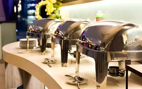 M - Regency Hotel - Image 3