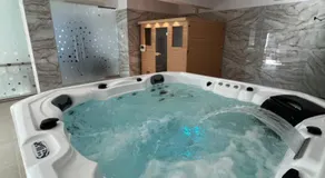 Hotel Cosmos - Image 3