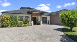 Bribie Bliss: Luxe Canal Living - Image 5