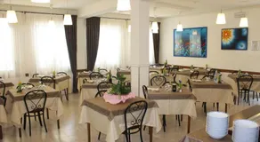 Hotel Helga - Image 4