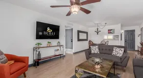 Camelback 319 - Fashion Square - Image 2