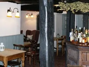 The Old Black Lion - Image 5