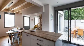 ERNESTINE - charmerende renoveret 2 værelses hus med parkering og terrasse - Image 5