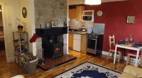 Small cosy bothy - Image 3