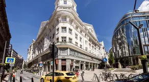 Prime star Deak ter Modern Luxury Apartments Budapest - Image 4