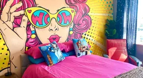 Pop Art Pad heart of Old Town with parking! - Image 2