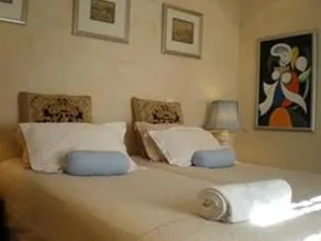 Gordons Guesthouse - Image 2