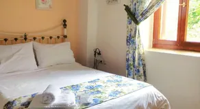 Triantafillies Traditional Hotel - Image 3