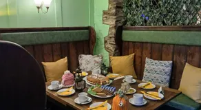Brunant Arms Hotel - Image 2