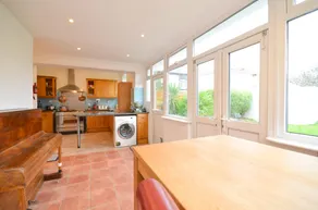 St George's Villa - Image 3