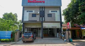 RedDoorz Syariah near Alun Alun Kajen - Image 2