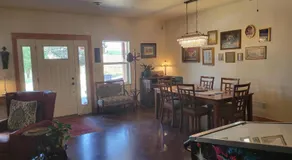 8 Mile Farm Bed & Breakfast - Image 4
