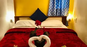 White House Cottage - Image 2