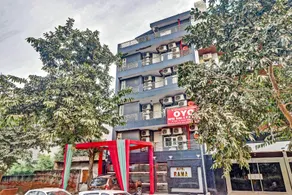 Super Townhouse Rama Hotel - Image 3