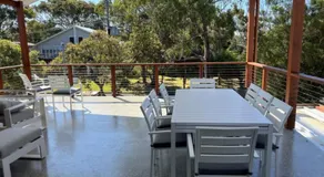 Luxury Beachside Apartment - Image 4