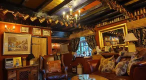 Wizards Thatch Medieval Styled Suites with Four Poster Beds - Image 3