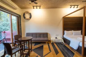Walk to Calangute beach from this beautiful studio - Image 4