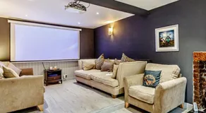 Golden Crown exclusive use spa venue - Image 3