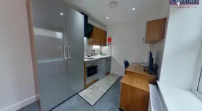 Victoria House - Deluxe Studios in Coventry City Centre, free parking, by COVSTAYS - Image 3