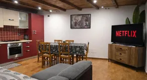 Appartamento con Biliardo Privato Patio e Parcheggio Aosta - Image 4